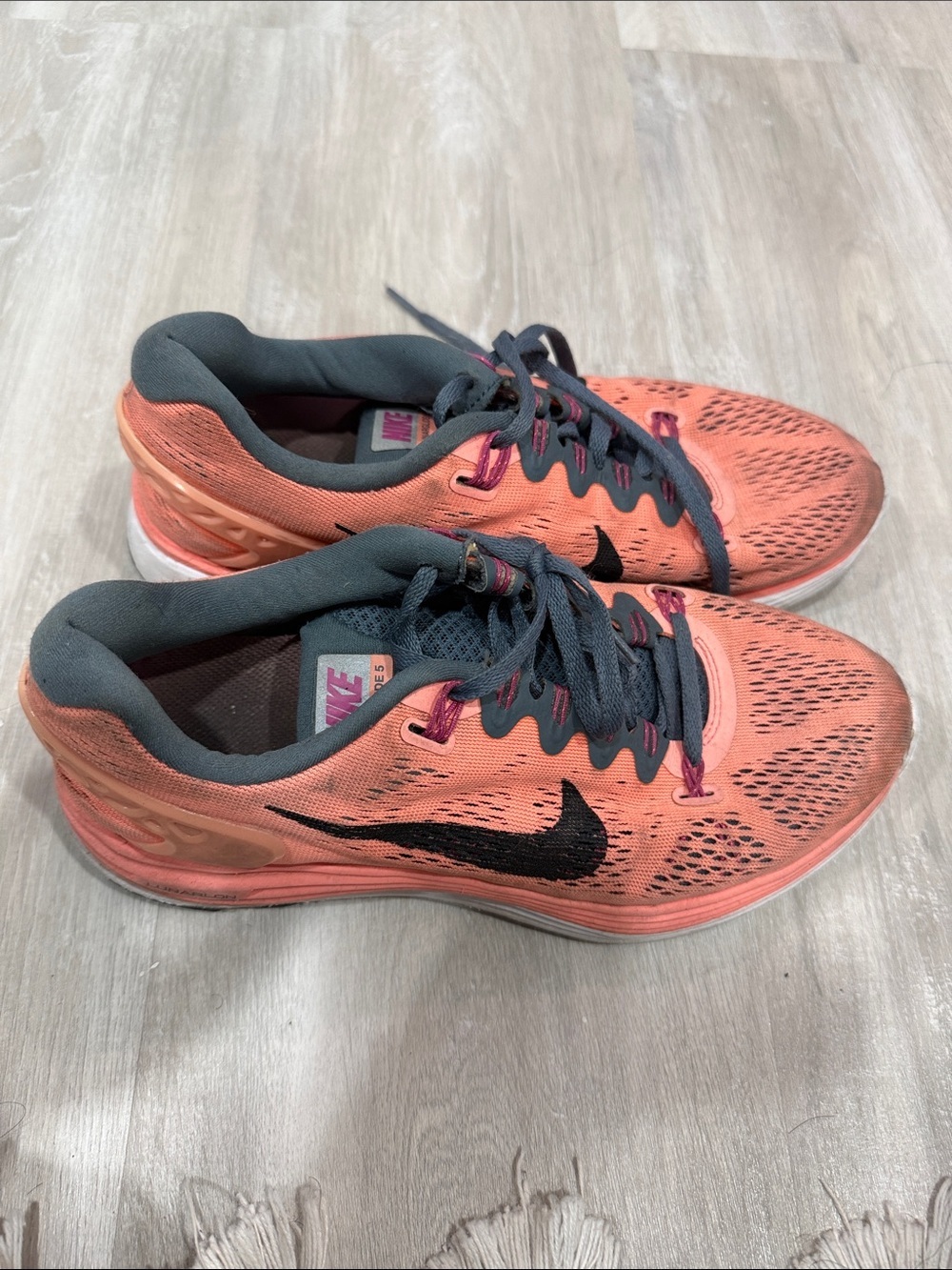 Pre-loved Nike Women's Coral and Black Running Shoes